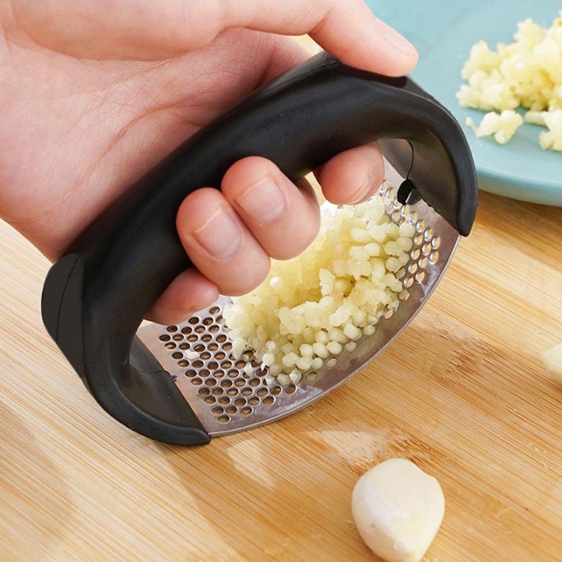 1Pcs-Stainless-Garlic-Press-Household-Manual-Garlic-Press-Device-Kitchen-Press-Squeezer-Ginger-Garlic-Tools-Kitchen